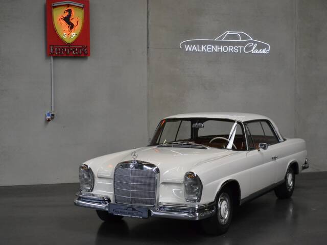 Mercedes-Benz 250 SE