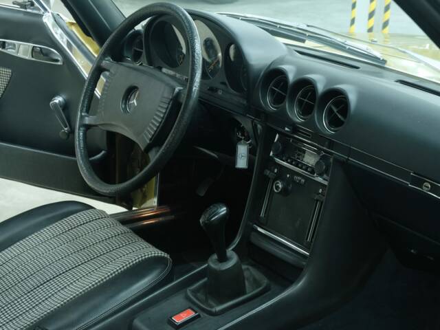 Mercedes-Benz 280 SLC