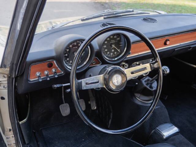 Alfa Romeo Giulia GT 1300 Junior