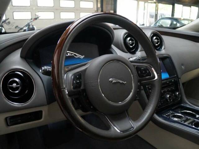 Jaguar XJ 5.0