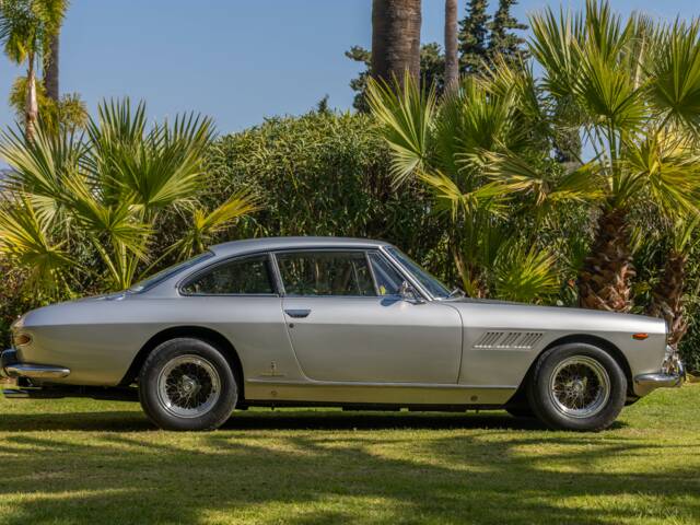Ferrari 330 GT 2+2
