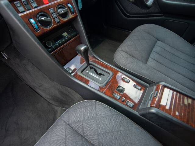 Mercedes-Benz E 320 T