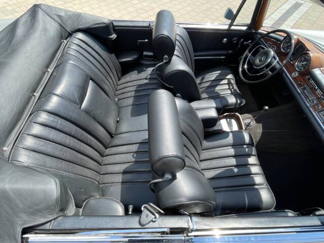 Mercedes-Benz 250 SE