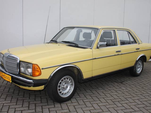 Image 1/10 of Mercedes-Benz 200 D (1982)