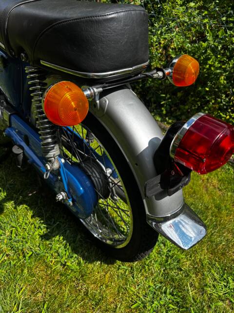Suzuki A 100