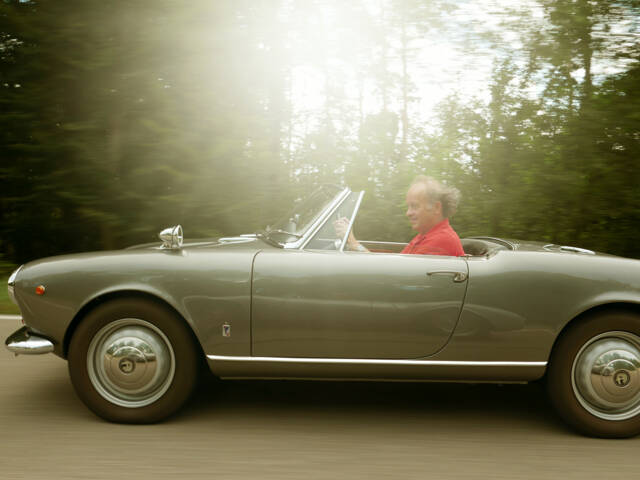 Image 1/68 of Alfa Romeo Giulia 1600 Spider (1964)
