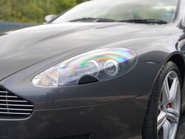 Aston Martin DB 9