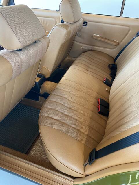 Mercedes-Benz 240 D