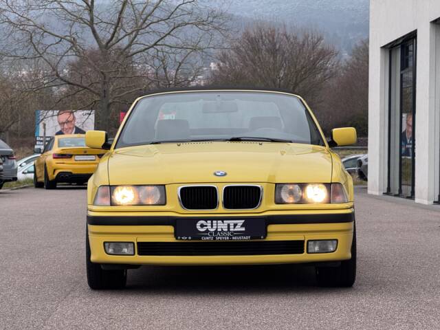 BMW 320i