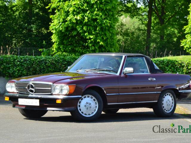 Mercedes-Benz 560 SL