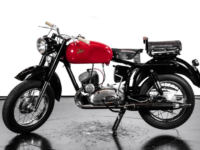 Image 1/35 of Iso Rivolta DUMMY (1956)