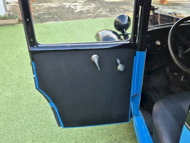 Austin 7 Saloon