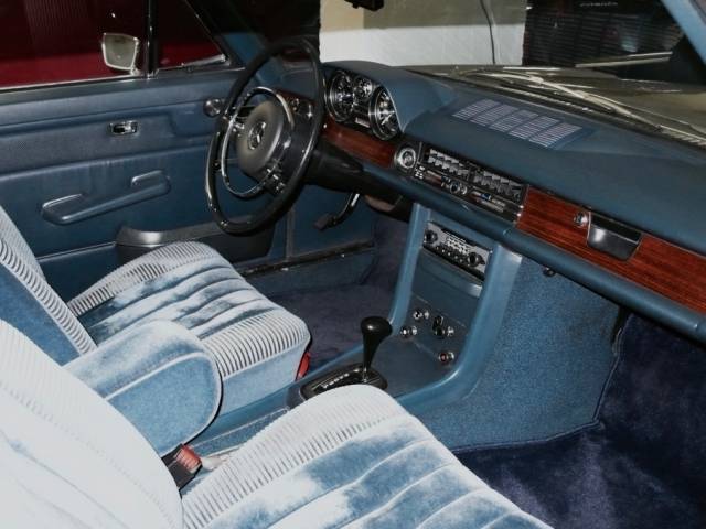 Mercedes-Benz 280 CE