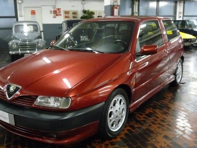 Bild 1/25 von Alfa Romeo 145 Quadrifoglio Verde (1995)