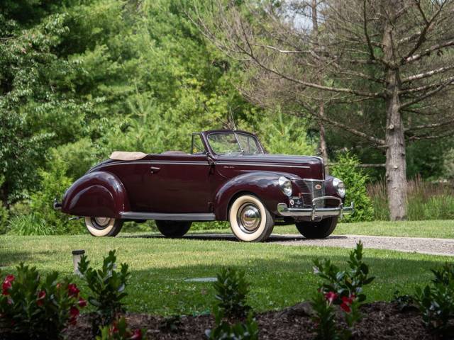 Bild 1/36 von Ford V8 DeLuxe (1940)