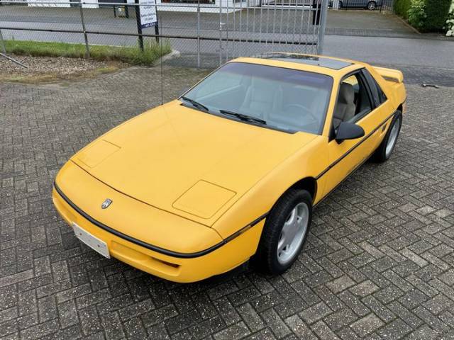 Bild 1/9 von Pontiac Fiero GT (1988)