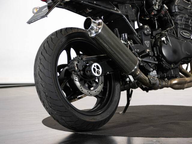 Triumph Trident 900