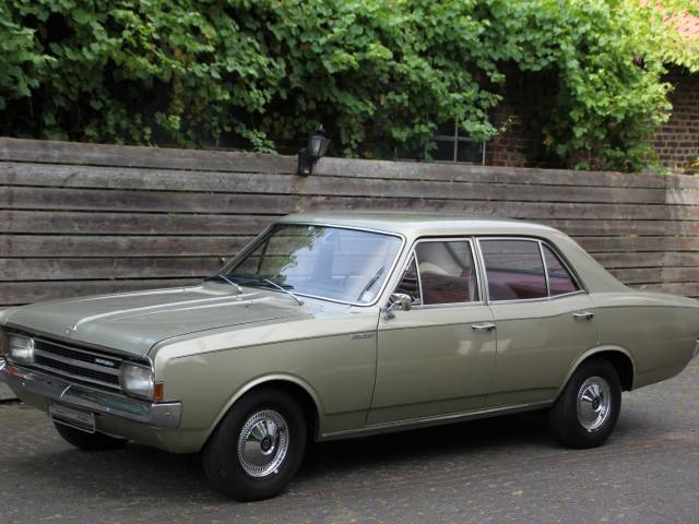 Image 1/15 of Opel Rekord 1700 (1968)