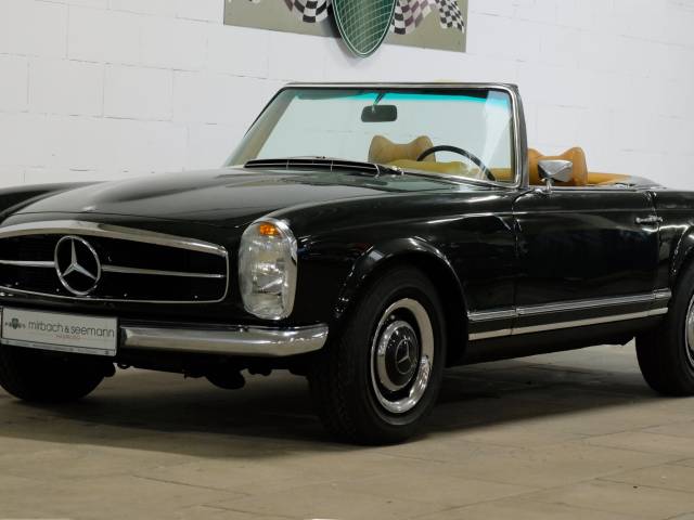 Image 1/27 of Mercedes-Benz 250 SL (1967)