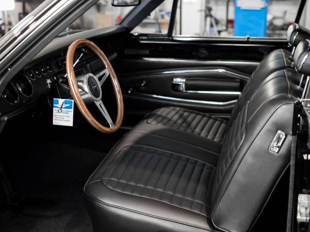 Dodge Charger 318