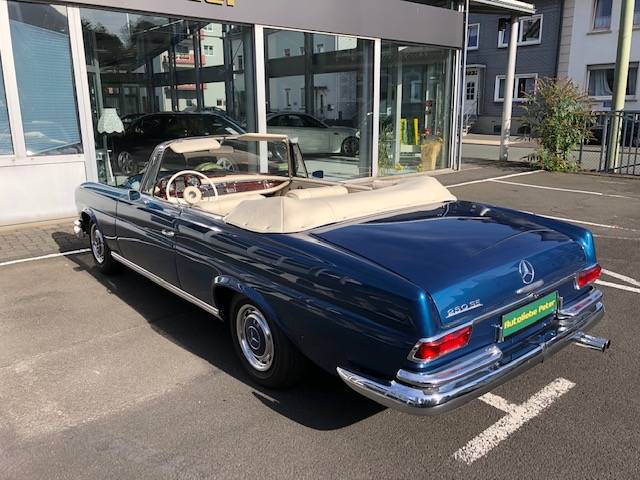 Mercedes-Benz 250 SE