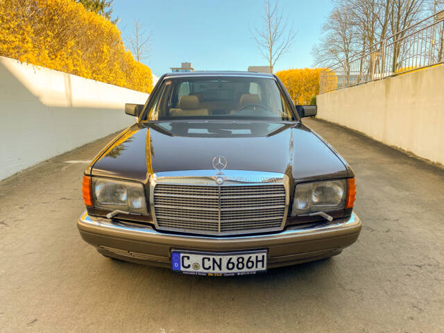 Imagen 1/10 de Mercedes-Benz 420 SE (1988)