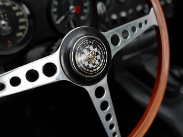 Jaguar E-Type 4.2
