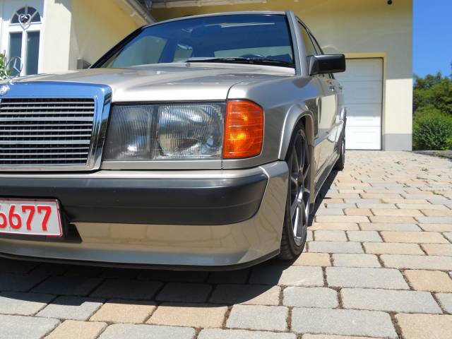 Mercedes-Benz 190 E 2.3-16