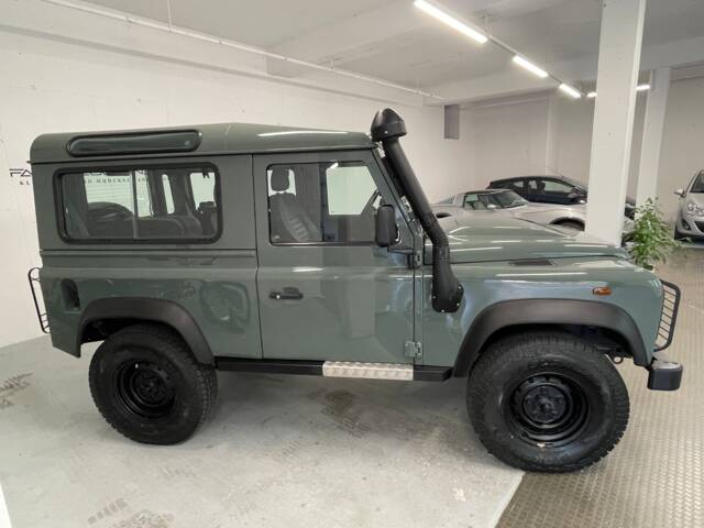 Land Rover Defender 90