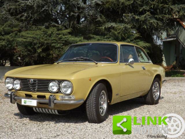 Immagine 1/10 di Alfa Romeo Giulia GT 1300 Junior (1976)