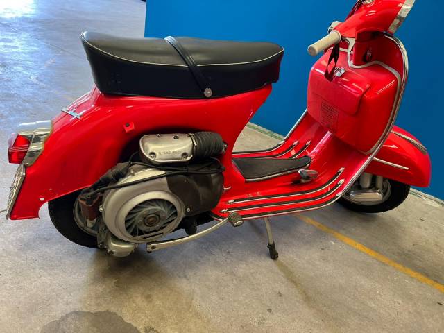 Piaggio Vespa 180 SS