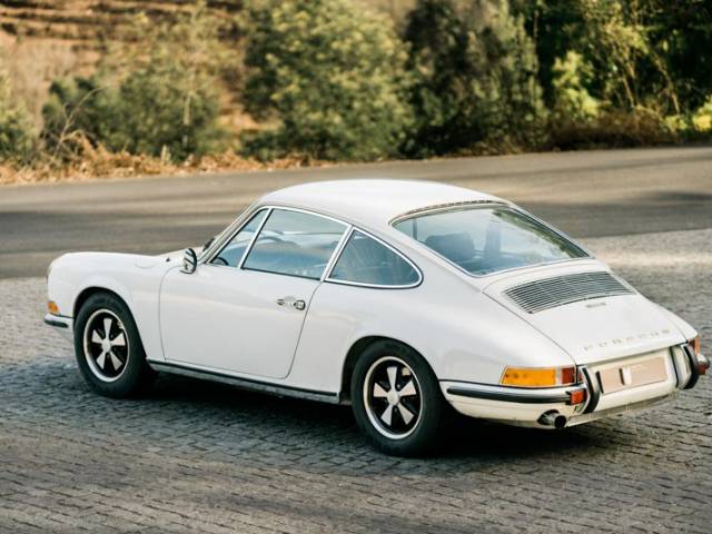 Porsche 911 2.2 E