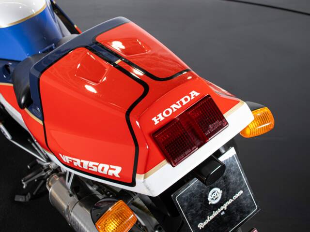 Honda VFR 750R RC 30