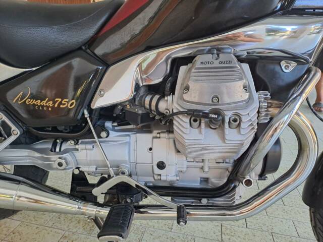 Moto Guzzi Nevada 750
