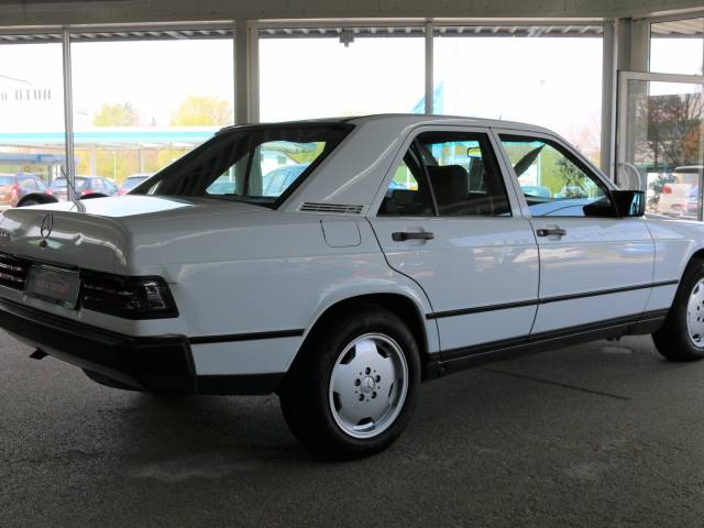 Mercedes-Benz 190 E