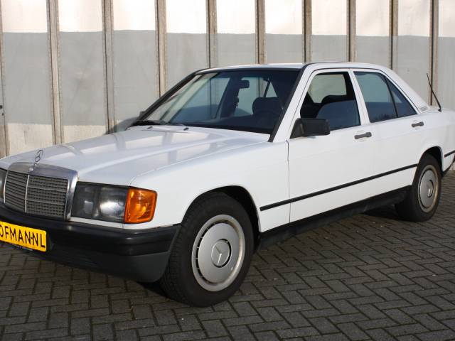 Afbeelding 1/9 van Mercedes-Benz 190 E (1986)