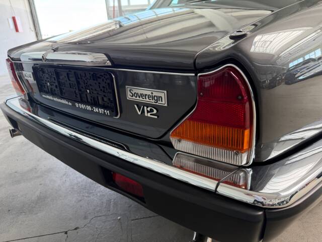 Jaguar XJ 12