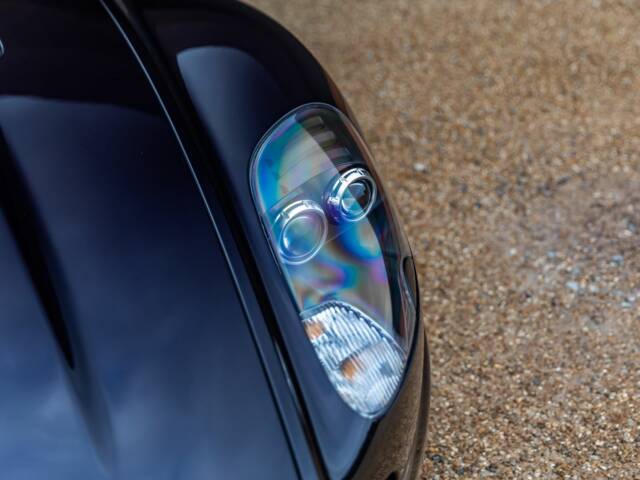 Aston Martin DBS Volante