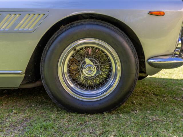 Ferrari 330 GT 2+2