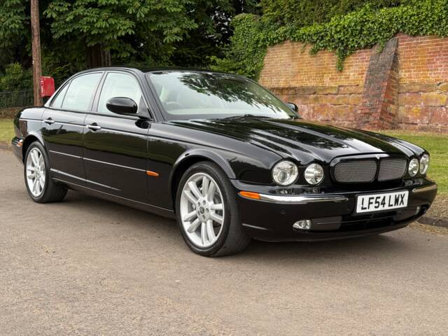 Image 1/13 de Jaguar XJR (2004)