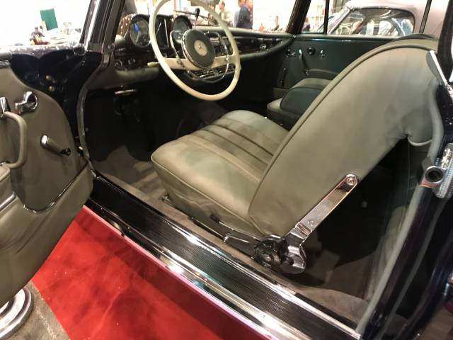 Mercedes-Benz 300 SE