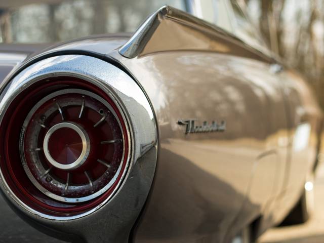 Ford Thunderbird