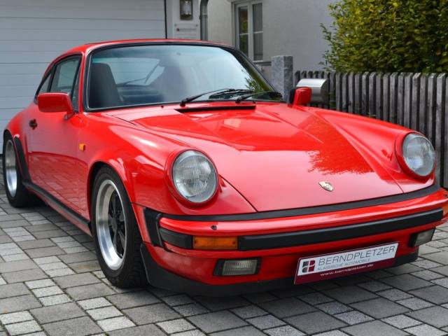 Porsche 911 Carrera 3.2