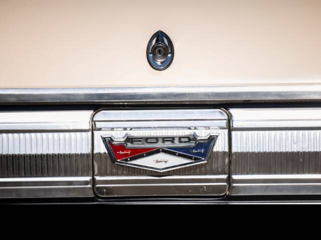 Ford Fairlane 500
