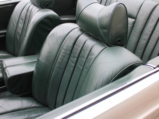 Mercedes-Benz 280 SE