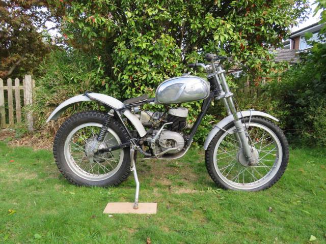 Image 1/25 de Villiers DUMMY (1970)