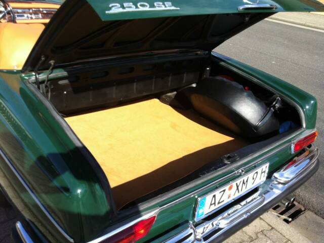 Mercedes-Benz 250 SE