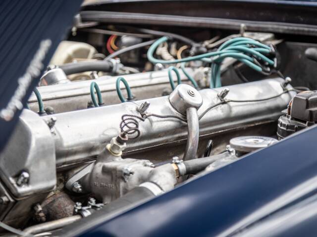 Aston Martin DB 4