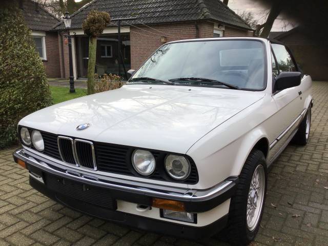 Image 1/20 of BMW 320i (1992)