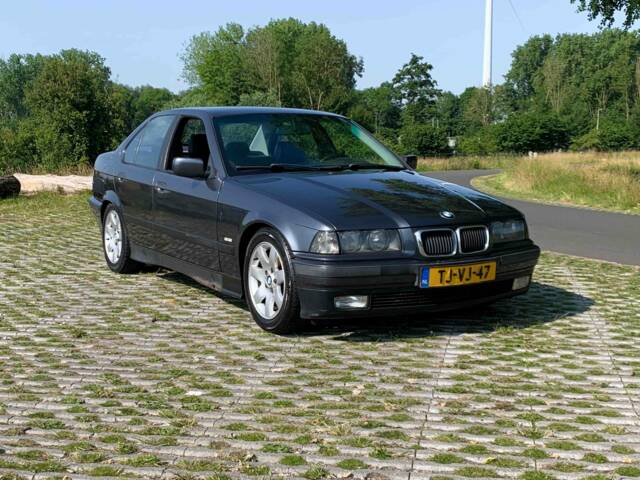Image 1/5 of BMW 316i (1998)